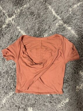 Lululemon Women's Rose Cropped Front-Twist Top